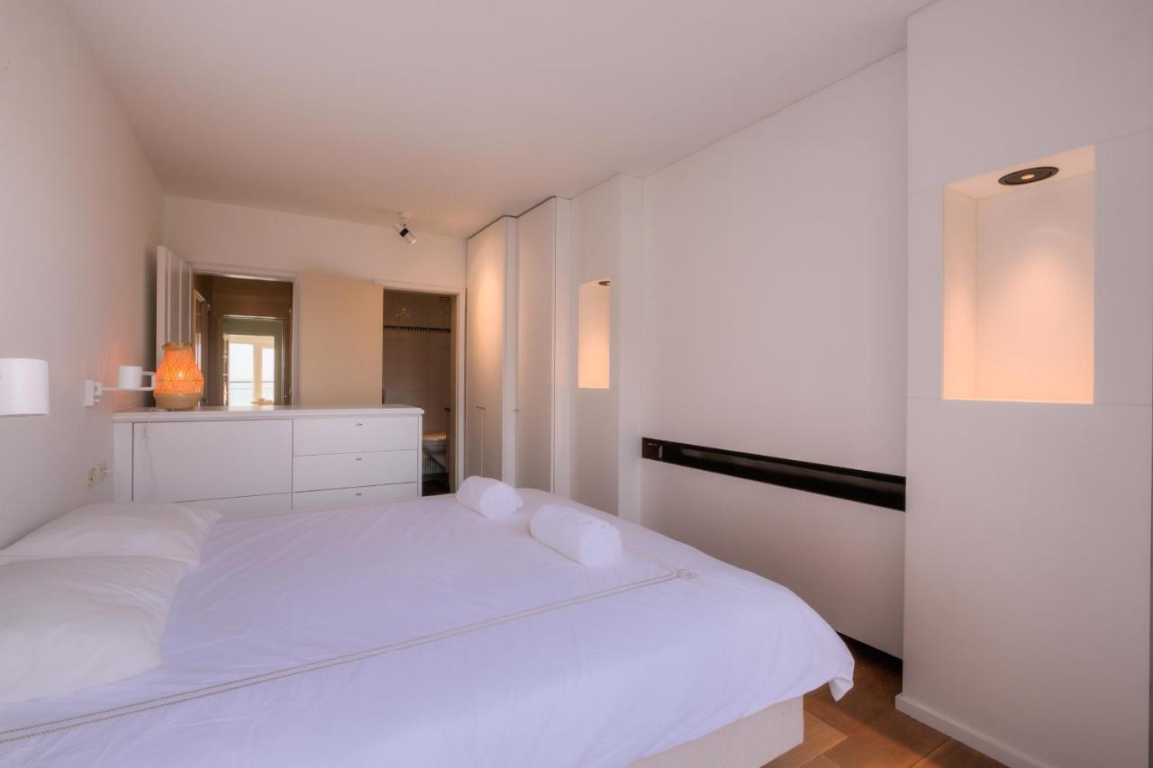 Appartementen Op De Zeedijk In Knokke Op De 3E En 4E Verdieping Van Logie Marie Экстерьер фото
