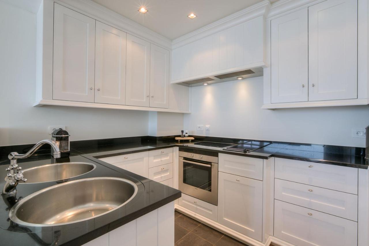 Appartementen Op De Zeedijk In Knokke Op De 3E En 4E Verdieping Van Logie Marie Экстерьер фото
