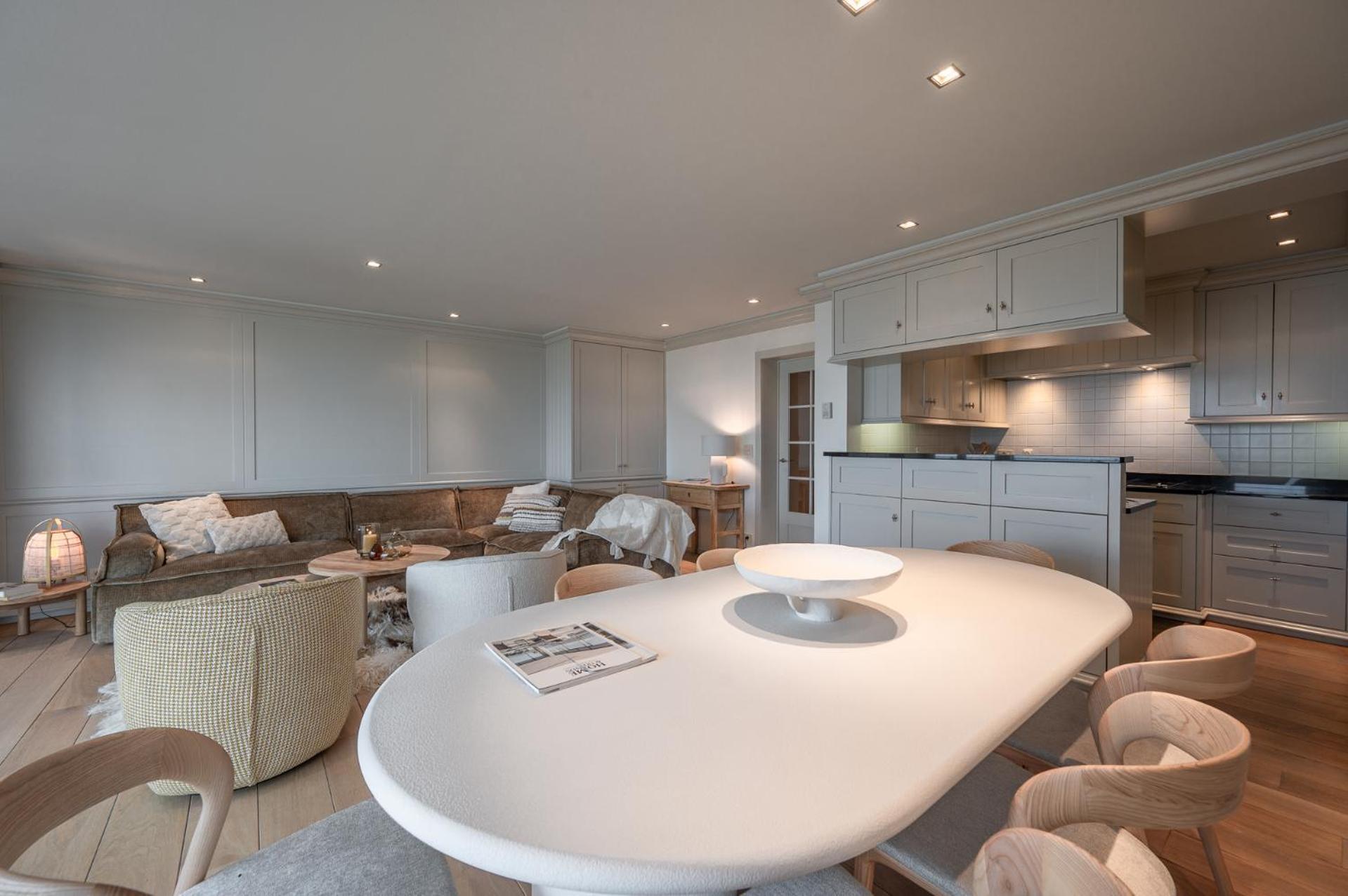 Appartementen Op De Zeedijk In Knokke Op De 3E En 4E Verdieping Van Logie Marie Экстерьер фото
