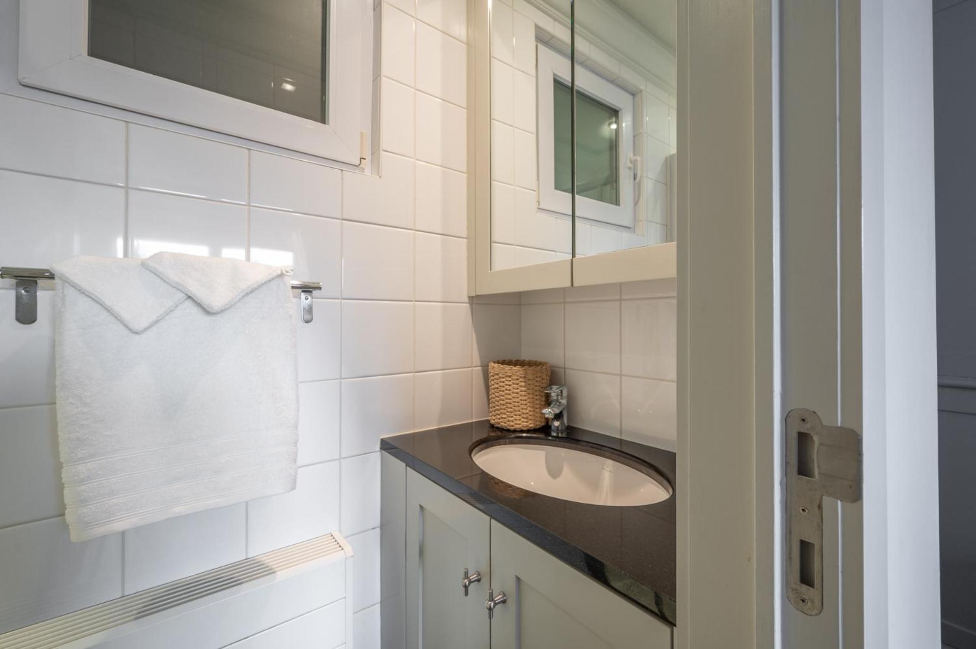 Appartementen Op De Zeedijk In Knokke Op De 3E En 4E Verdieping Van Logie Marie Экстерьер фото