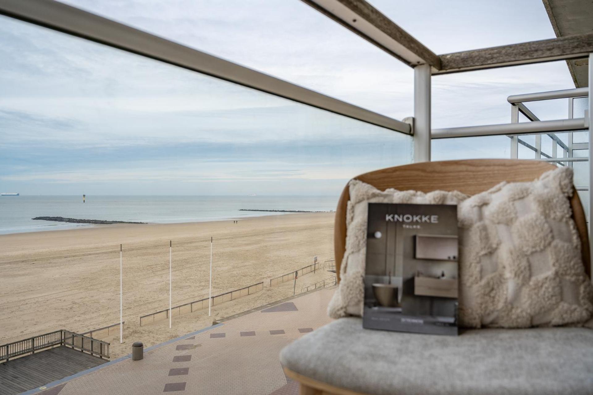 Appartementen Op De Zeedijk In Knokke Op De 3E En 4E Verdieping Van Logie Marie Экстерьер фото