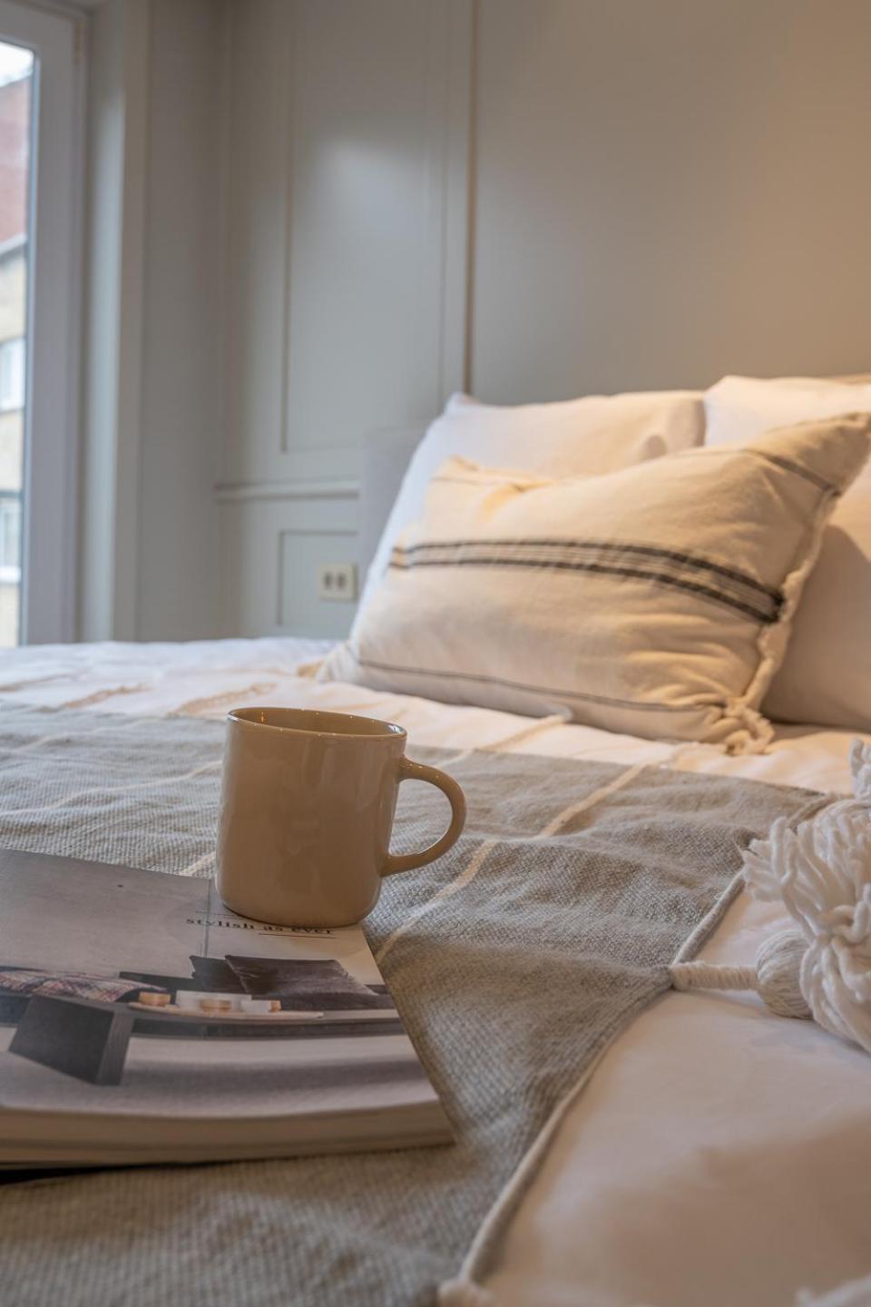 Appartementen Op De Zeedijk In Knokke Op De 3E En 4E Verdieping Van Logie Marie Экстерьер фото