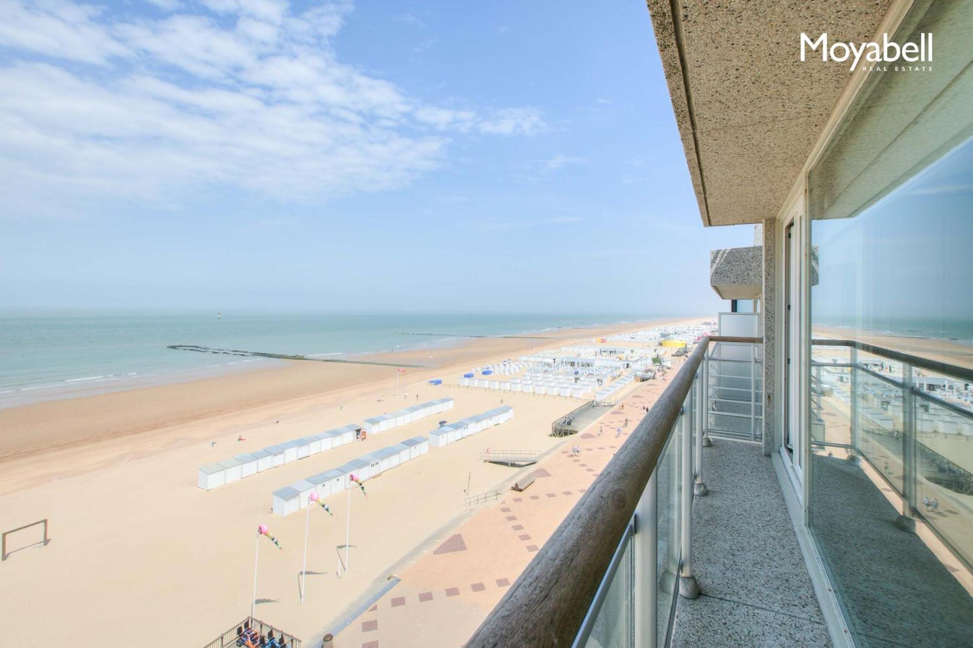 Appartementen Op De Zeedijk In Knokke Op De 3E En 4E Verdieping Van Logie Marie Экстерьер фото