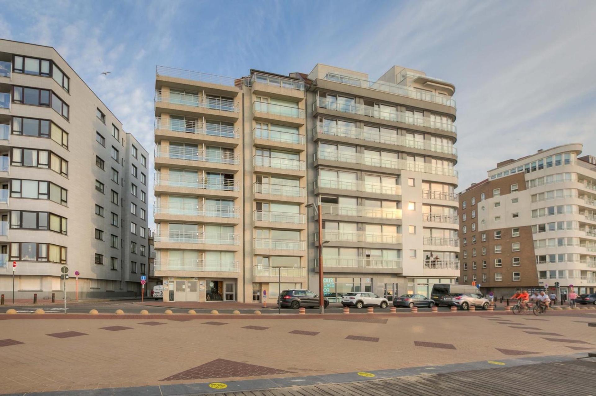 Appartementen Op De Zeedijk In Knokke Op De 3E En 4E Verdieping Van Logie Marie Экстерьер фото